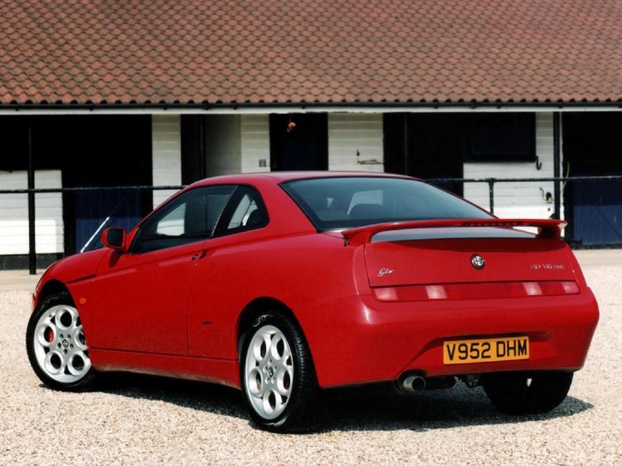  Alfa Romeo GTV (916C) 1998 года  (UK) (фото 5 из 10)